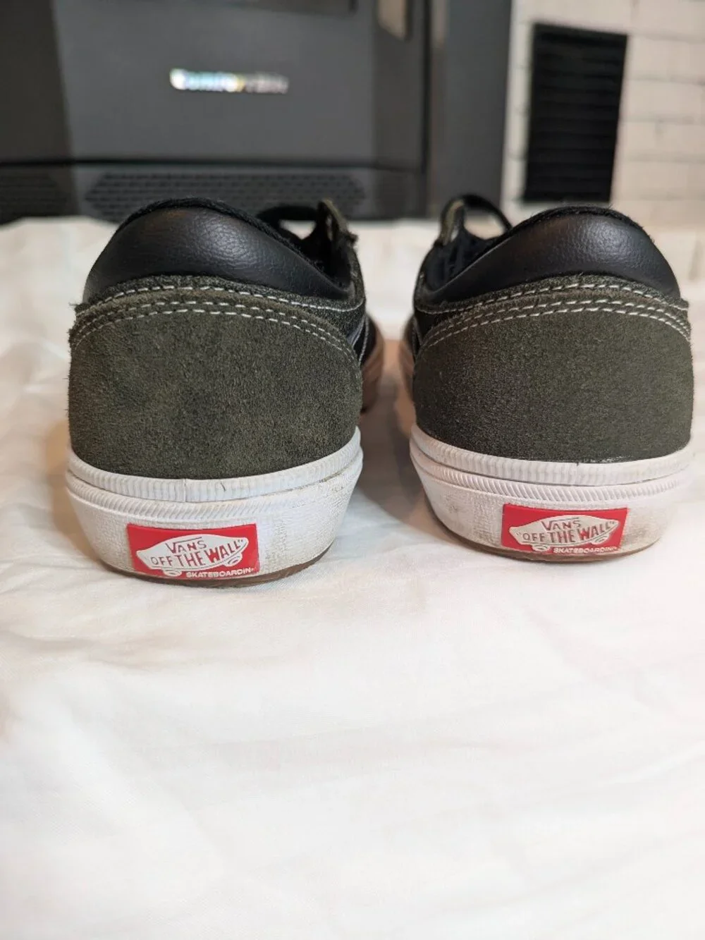 Vans Gilbert Crockett Low Forest Green and Black Skate shoe, Size M6.5-W8